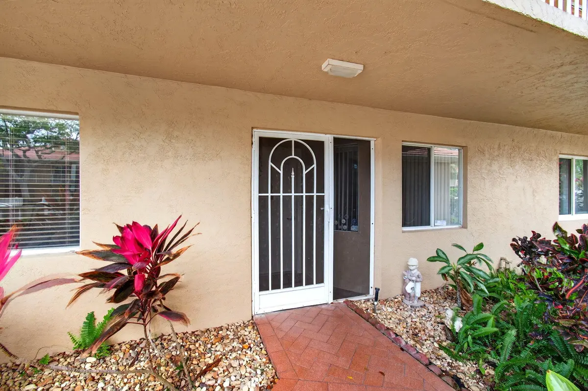 7-web-or-mls-DSC_8322 at 5952 Regal Glen Drive 104, Boynton Beach