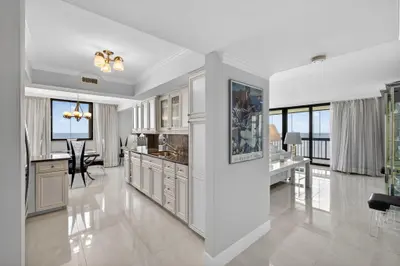 5380 N Ocean Drive 12e, Singer Island – Condominium for sale