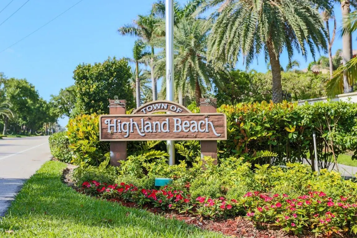 sign at 3101 S Ocean Boulevard 218, Highland Beach