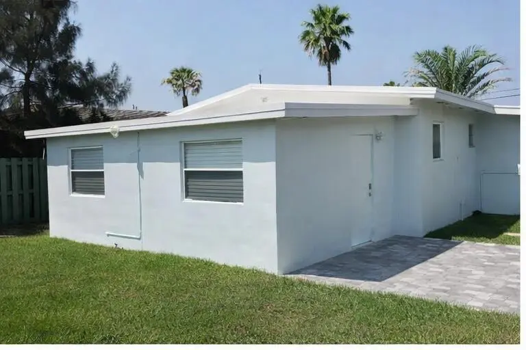 exterior at 621 NE 3rd Avenue, Delray Beach