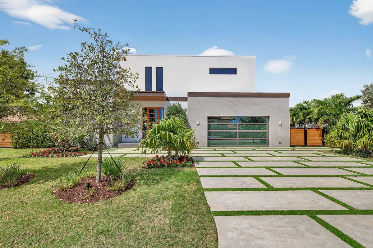 2-web-or-mls-699A1497 (1) at 5211 NE 32nd Avenue, Fort Lauderdale