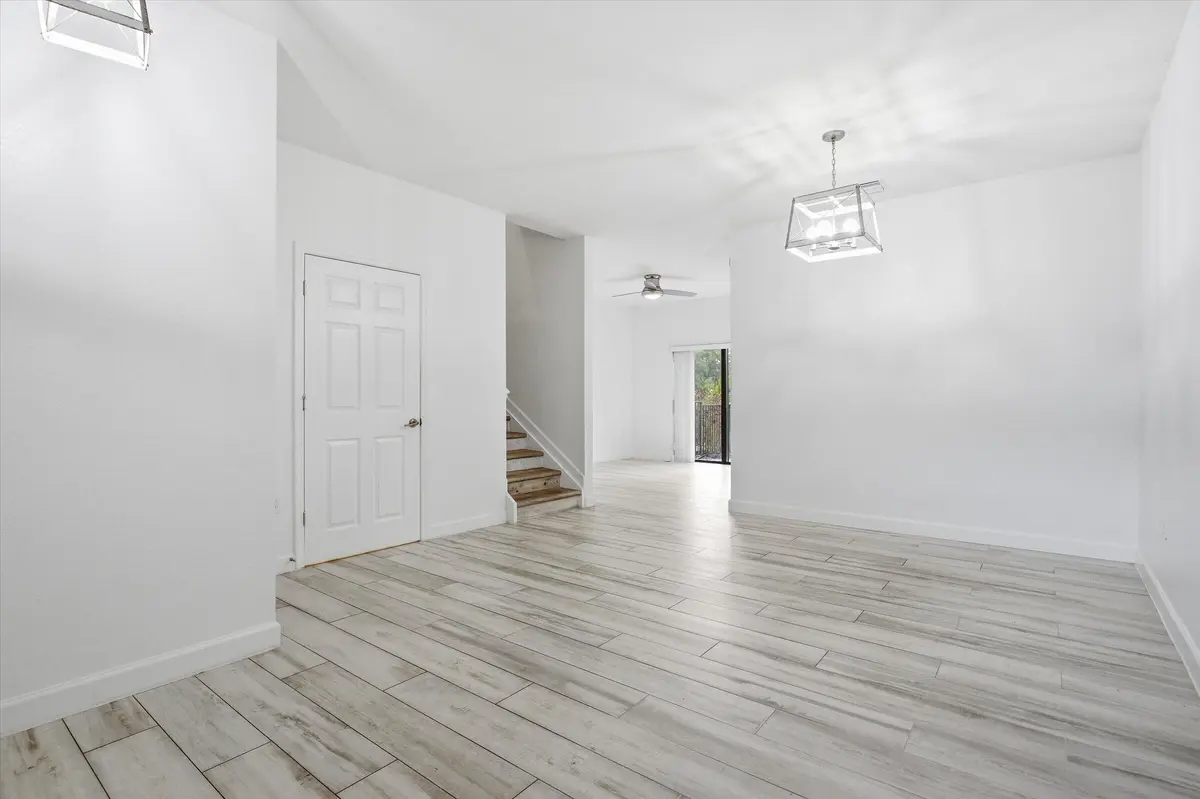 Entry at 5884 Mustang Manor, Davie