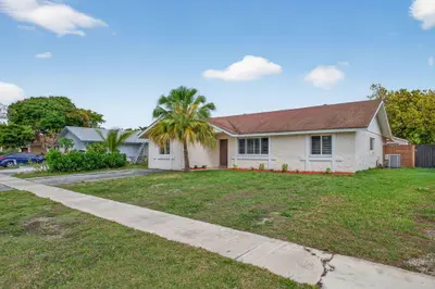 7521 SW 6th Court, North Lauderdale – sold