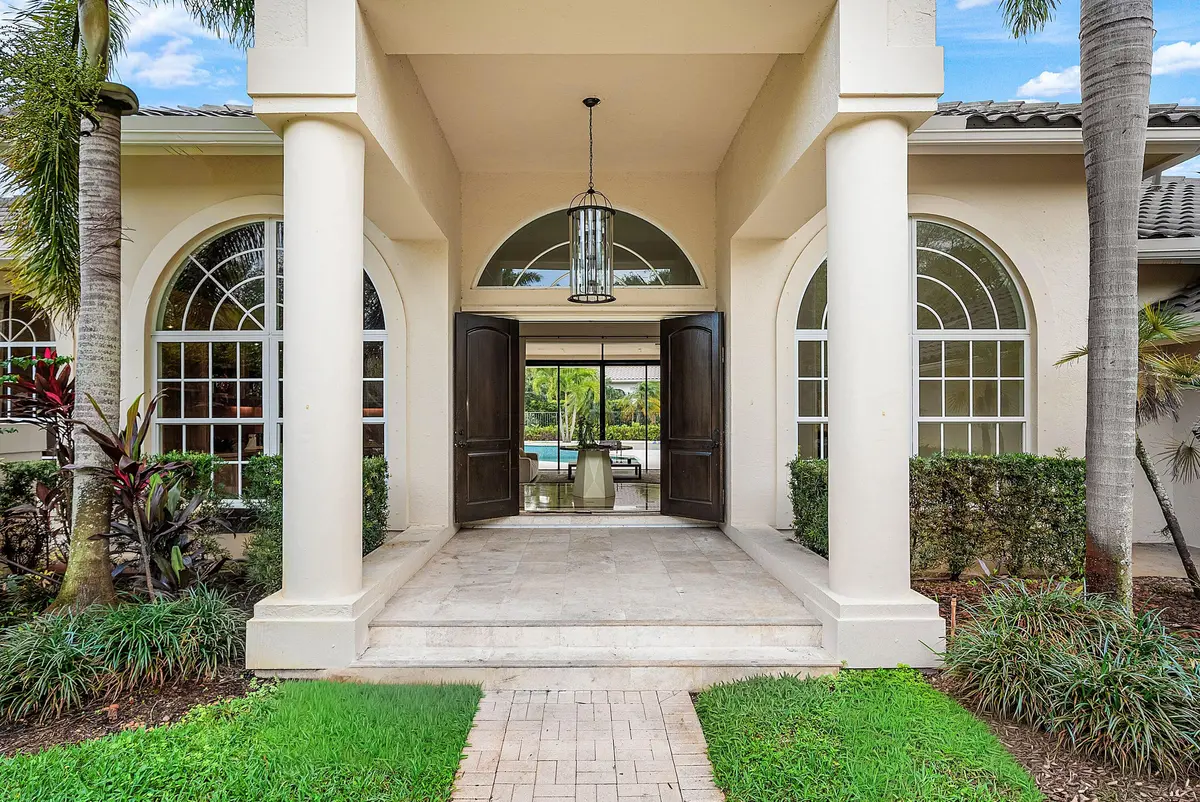 avi second at 7730 Newport Lane, Parkland