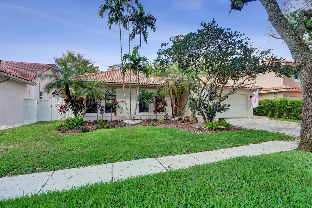 DSC08494 at 10527 Zurich Street, Cooper City