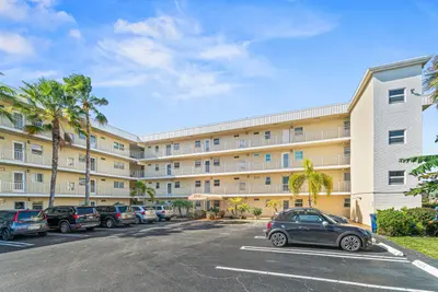 2515 NE 1st Court 4100, Boynton Beach – Condominium for sale
