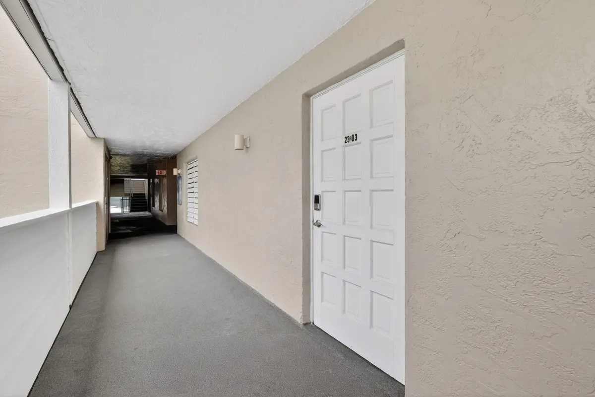 2-web-or-mls-3A5A1322 at 429 NE Tradewind 303, Hutchinson Island