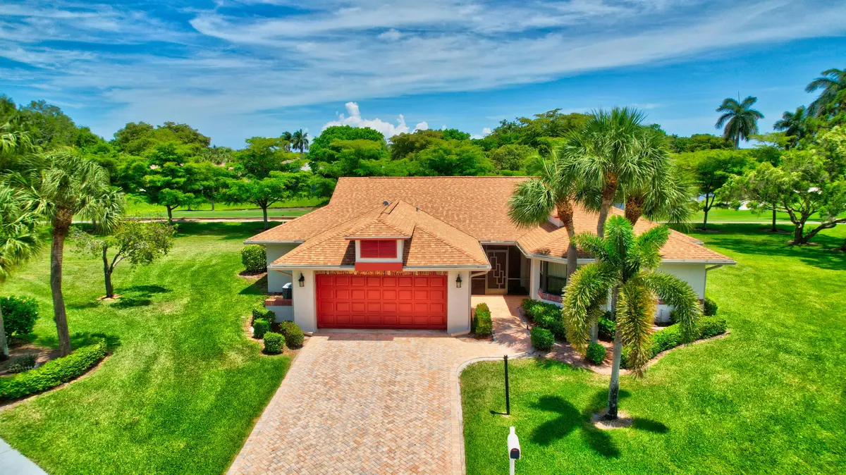 Stunning Lake & Golf Property at 5664 Willow Creek Court, Delray Beach