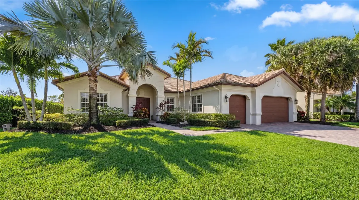 01-108 Casa Cir at 108 Casa Circle, Jupiter