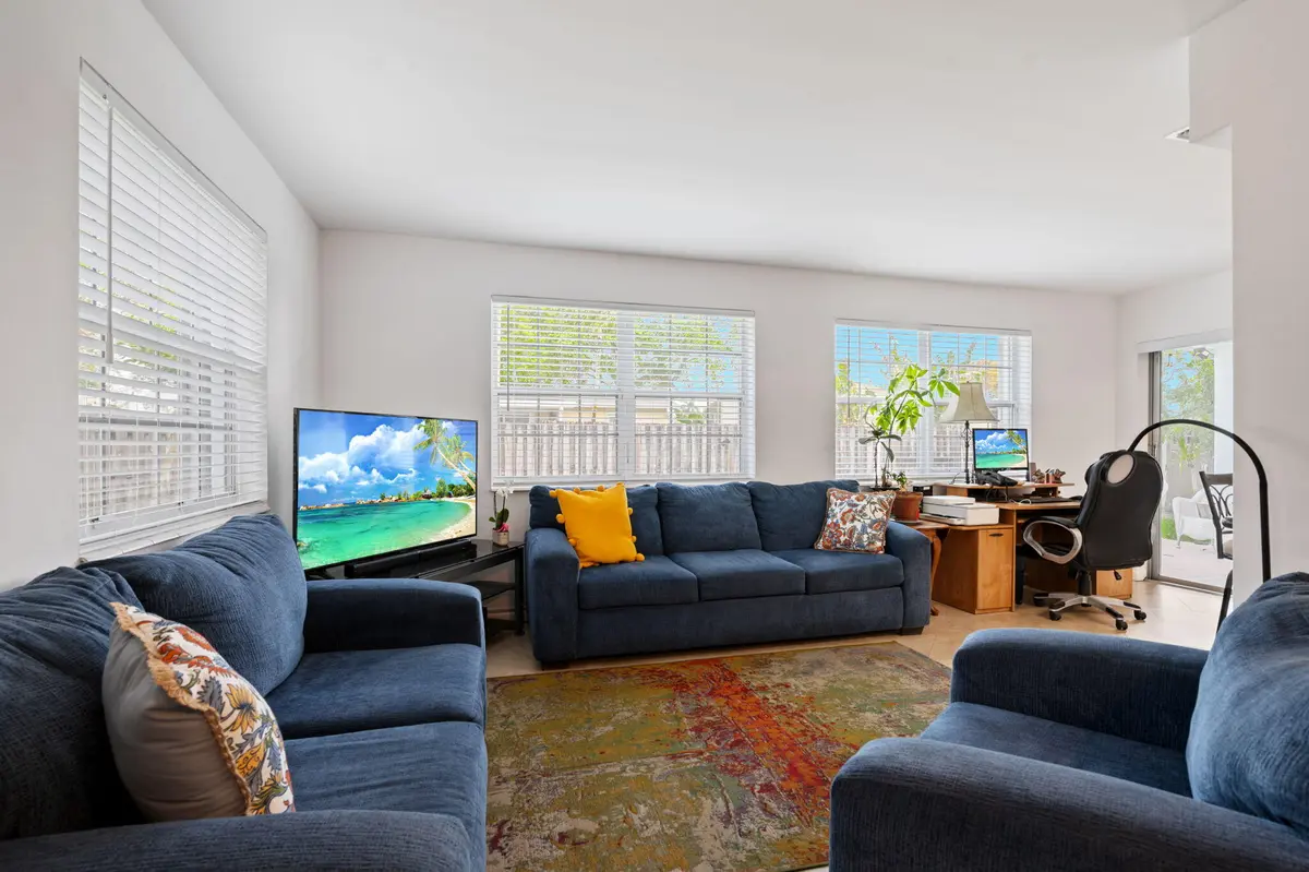 7-web-or-mls-4954-sw-91st-ave at 4954 SW 91st Avenue, Cooper City