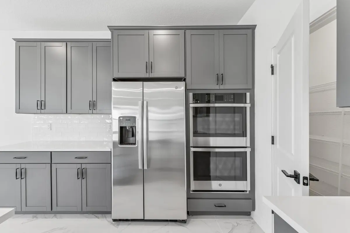 Cabinet color for this home at 185 SE Birch Terrace, Stuart