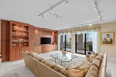 200 E Palmetto Park Road 607, Boca Raton – sold