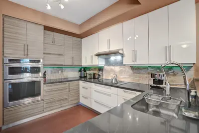 2617 NE 14th Avenue 304, Wilton Manors – sold