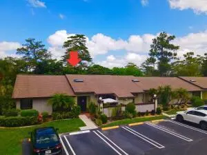 499 E Iron Forge Court, Royal Palm Beach – Villa for sale