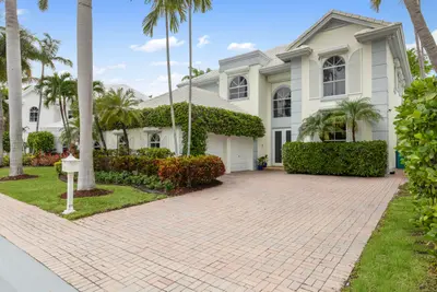 24 Grand Bay Estates Circle, Key Biscayne – Single Family Residence for sale