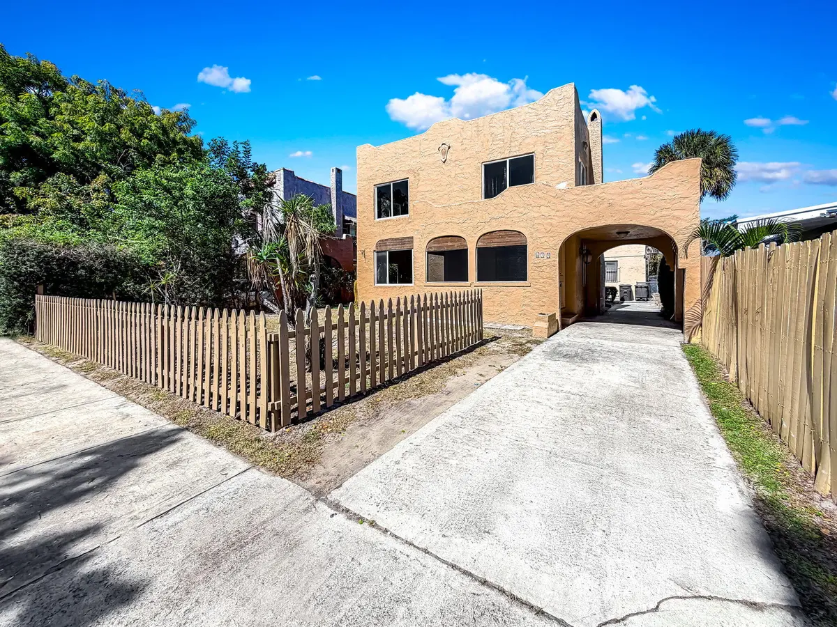 Driveway Carport at 619 30th Street, West Palm Beach