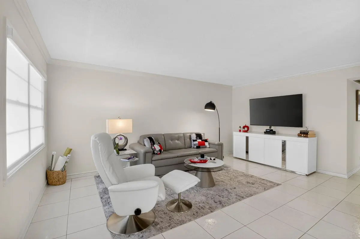 3-web-or-mls-DSC_4912 at 3085 E Exeter 3085, Boca Raton