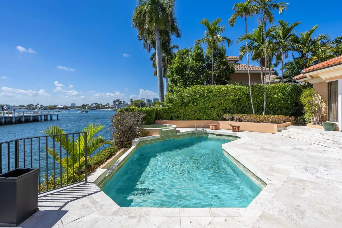13-web-or-mls-0E2A6759-HDR at 4 Isla Bahia Drive, Fort Lauderdale