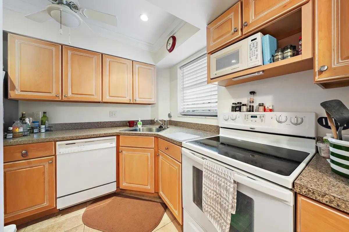 18081 SE Country Club Dr bldg 6 apt 51-9 at 18081 SE Country Club Drive 6-51, Jupiter