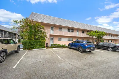 18081 SE Country Club Drive 6-51, Jupiter – Condominium for sale