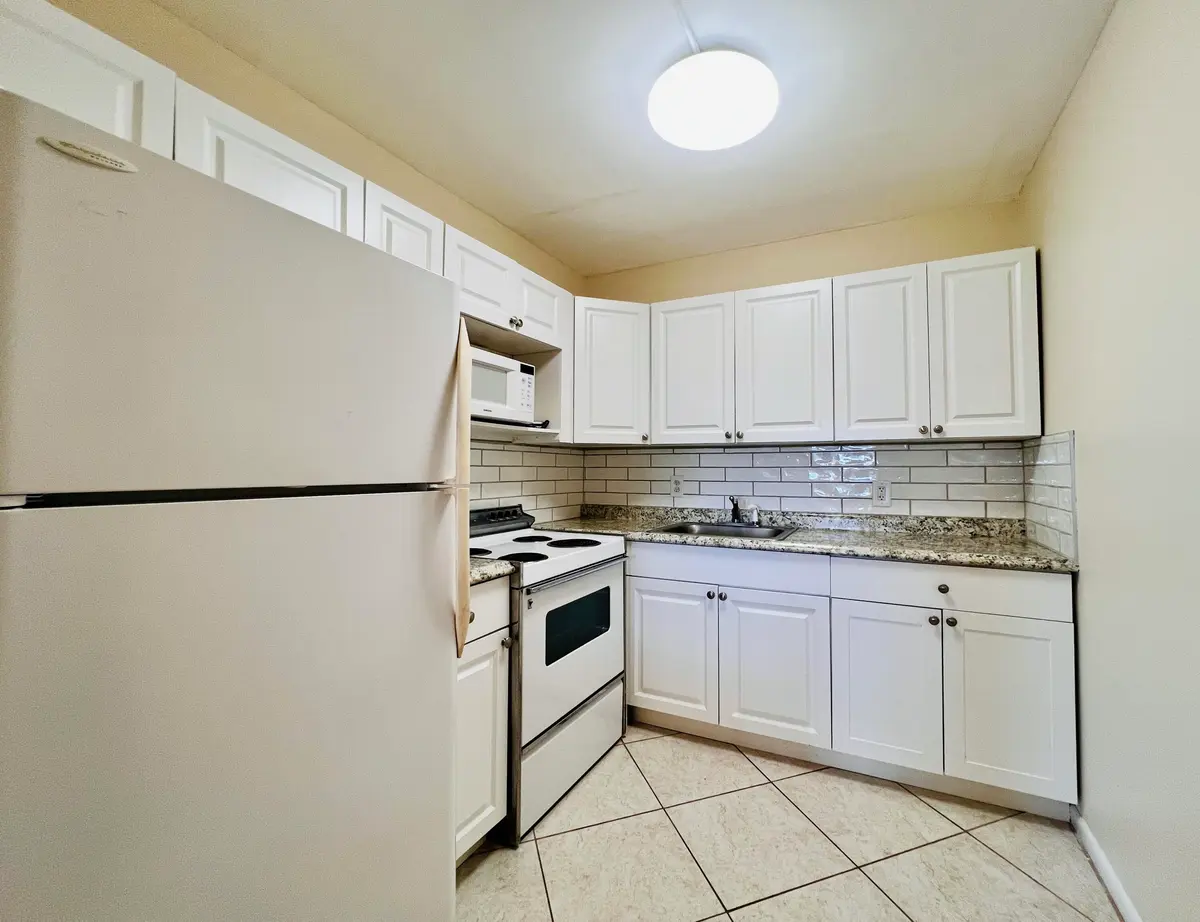Updated Kitchen at 27 Sheffield B, West Palm Beach