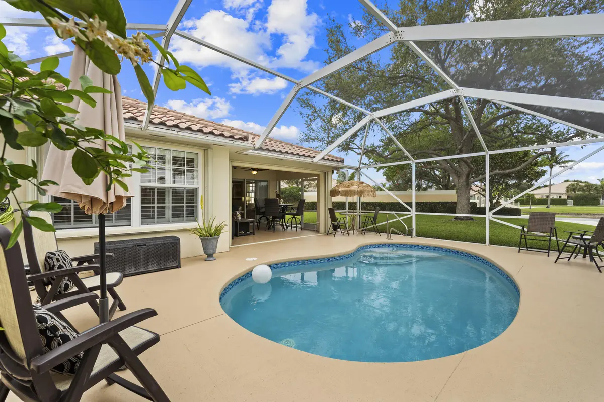 A Little Slice of Heaven at 8233 Cozumel Lane, Wellington