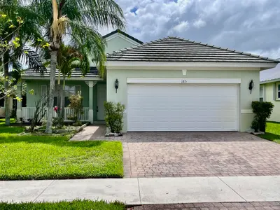 185 NW Willow Grove Avenue, Port St. Lucie – Single Family Residence for rent