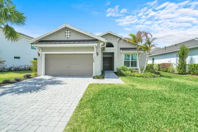 138 SE Palma Street, Port St. Lucie – Single Family Residence for sale