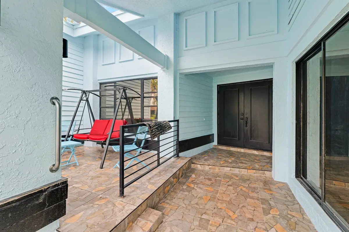 Entry at 13362 La Mirada Circle, Wellington