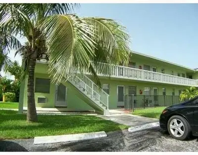 702 N L Street 13, Lake Worth Beach – leased