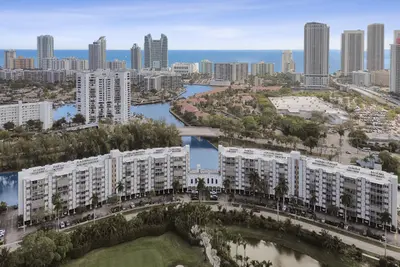 200 Diplomat Parkway 326, Hallandale Beach – Condominium for sale