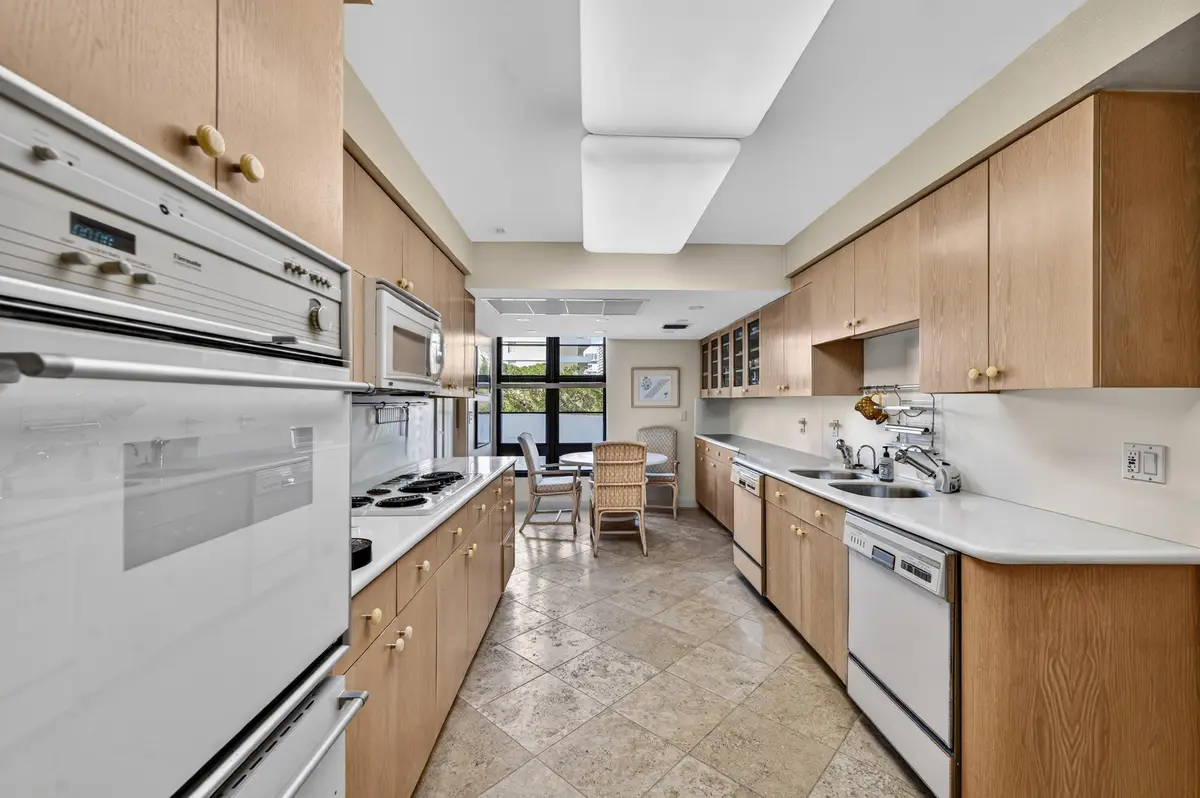 26-5500-Collins-Ave-LPG at 5500 Collins Avenue 302, Miami Beach