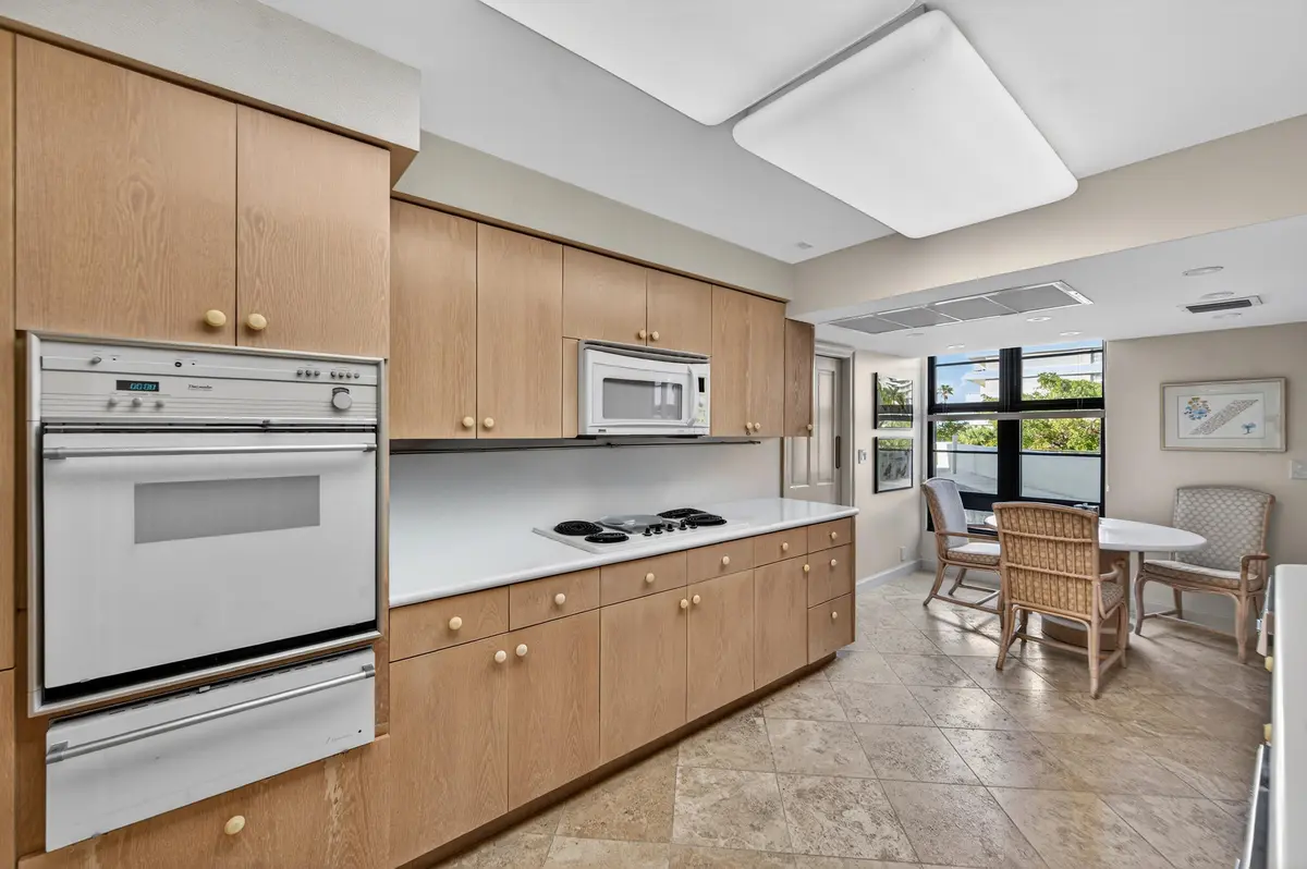 25-5500-Collins-Ave-LPG at 5500 Collins Avenue 302, Miami Beach