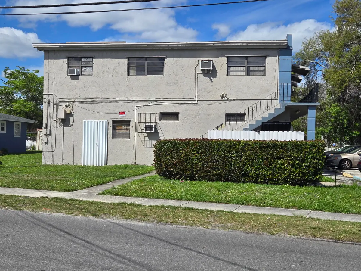 602 NW 1st Street, Dania Beach, FL – mixed-use property photo 2