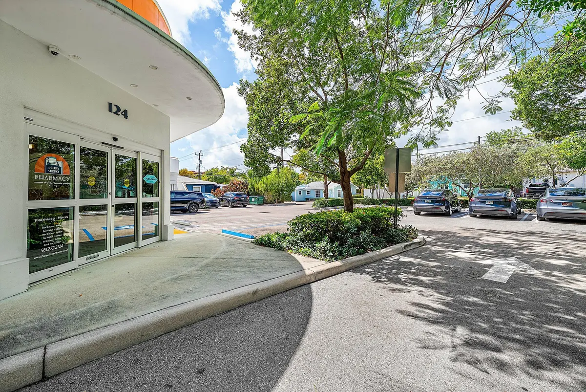006-124Northeast5thAvenue-DelrayBeach-FL at 124 NE 5th Avenue, Delray Beach