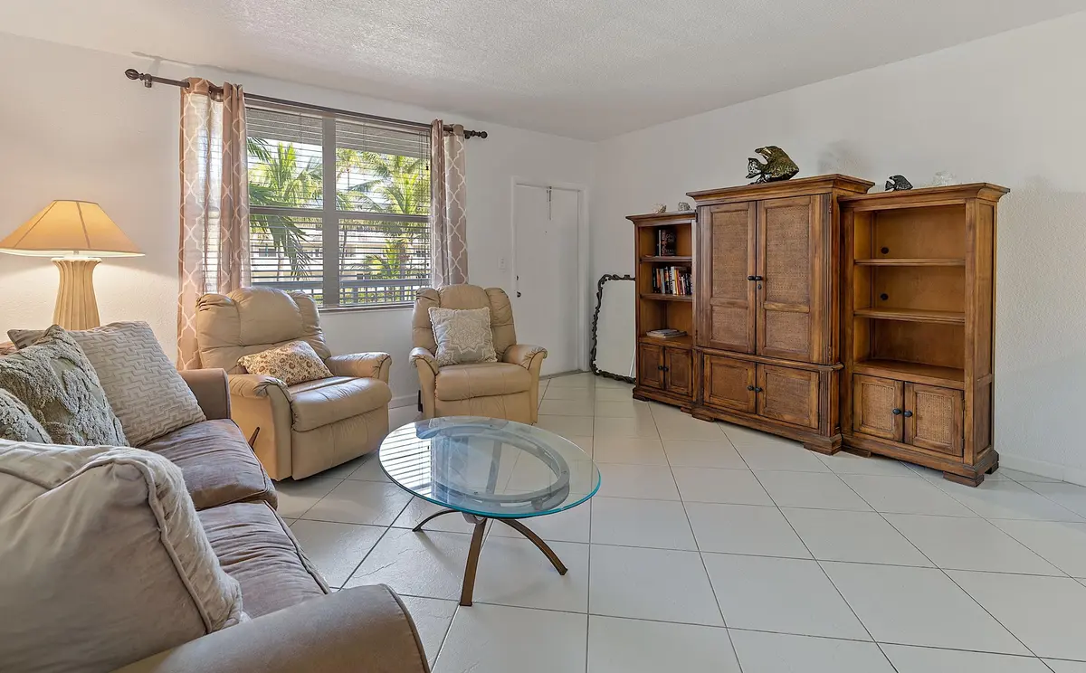 Living room at 2565 S Ocean Boulevard 208, Palm Beach