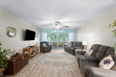 1560 NE 12th Terrace D9, Jensen Beach – sold
