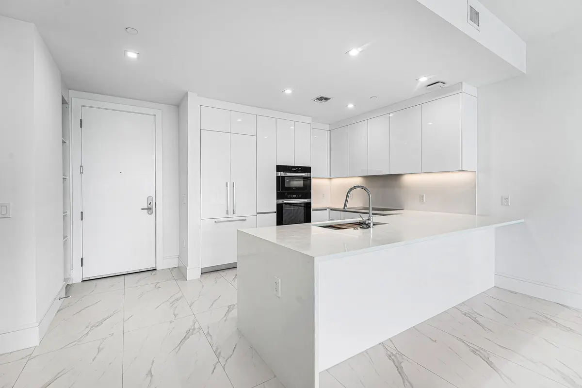 004-220LakeShoreDrive-1613-LakePark-FL-3 at 220 Lake Shore Drive 1613, Lake Park