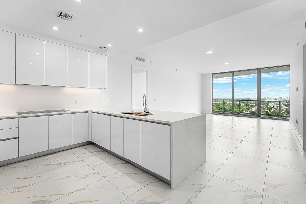 006-220LakeShoreDrive-1613-LakePark-FL-3 at 220 Lake Shore Drive 1613, Lake Park