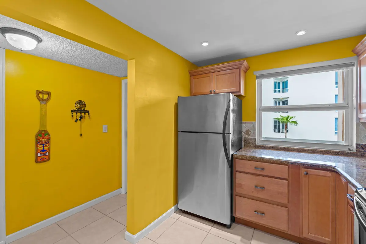 5-web-or-mls-A7408314 at 1069 Hillsboro Mile  503, Hillsboro Beach