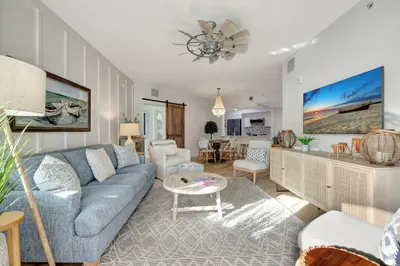 875 NW Flagler Avenue 404, Stuart – Condominium for rent
