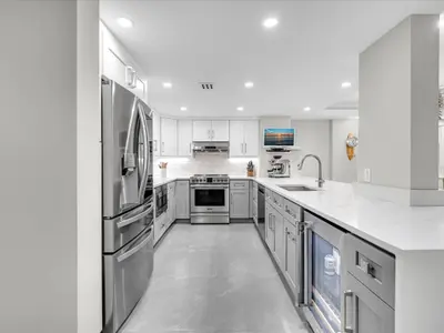 1150 Hillsboro Mile 302, Hillsboro Beach – sold
