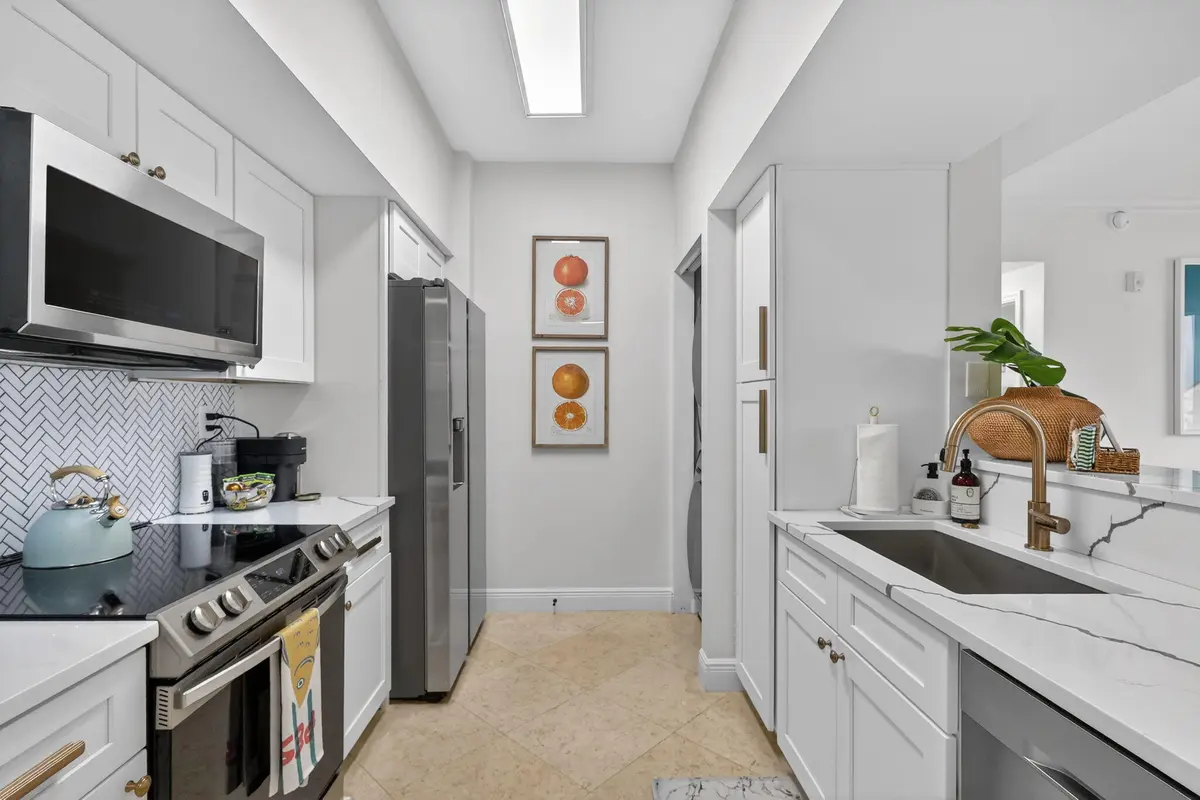 Kitchen at 675 NW Flagler Avenue Unit 202, Stuart
