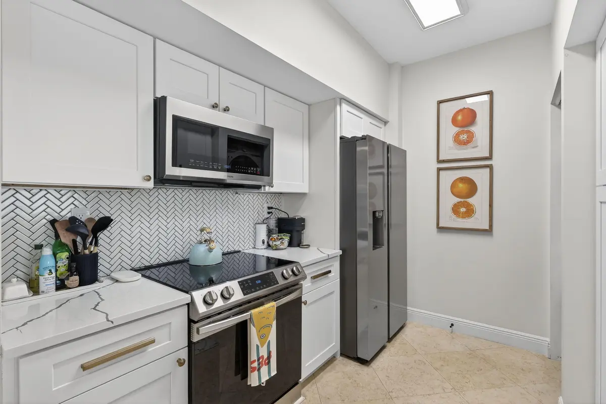 Kitchen at 675 NW Flagler Avenue Unit 202, Stuart