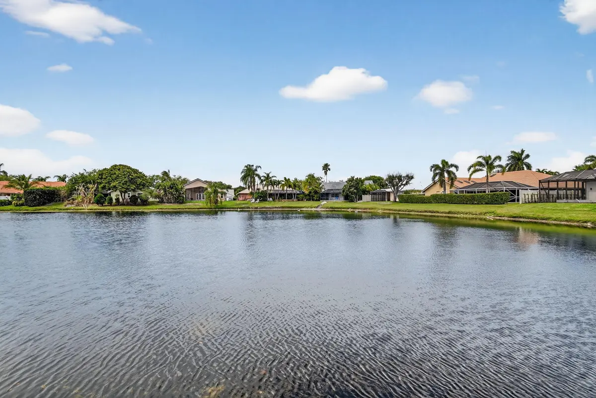Lakeview at 2453 Stonegate Drive, Wellington