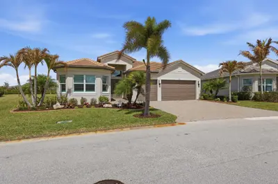 11711 SW Coronado Springs Drive, Port St. Lucie – sold