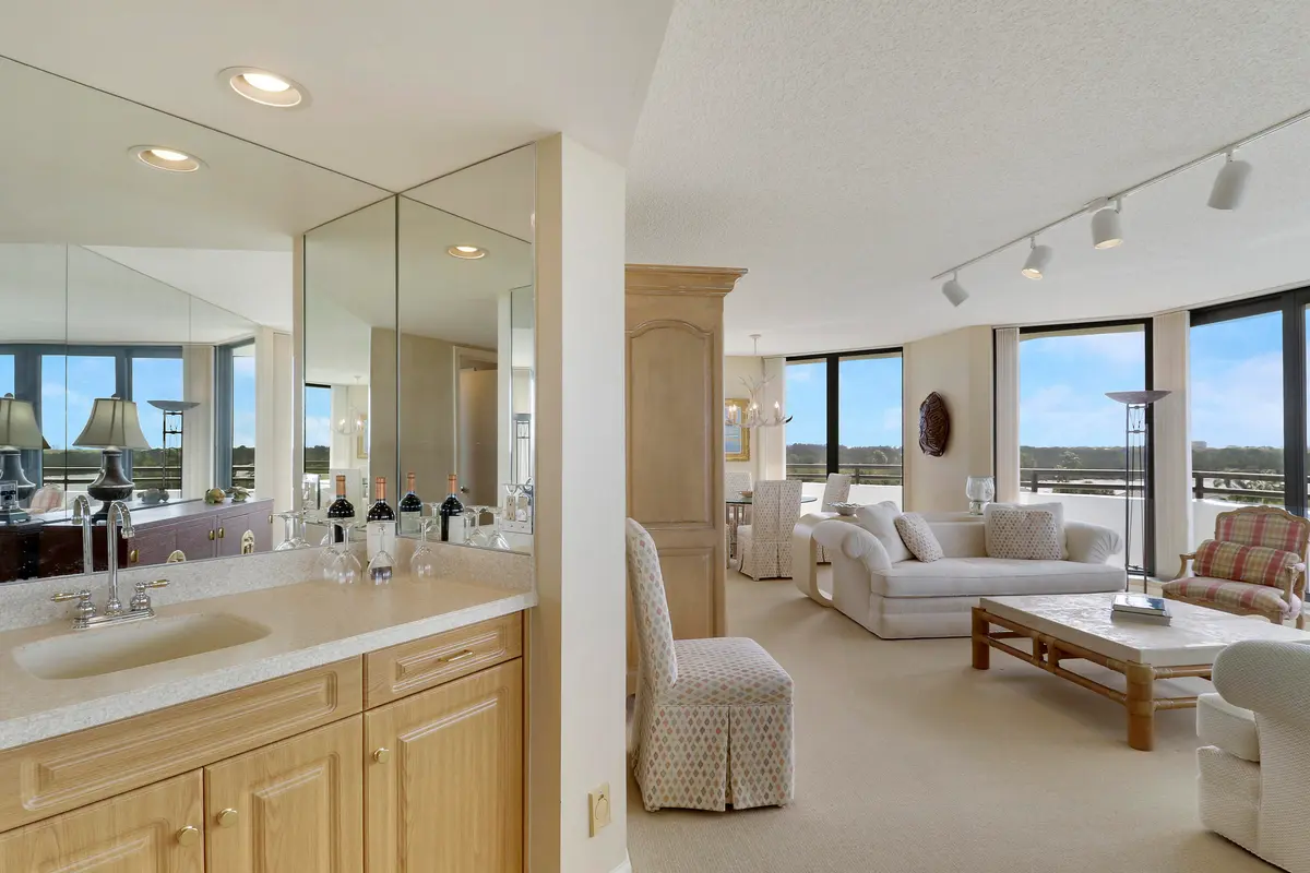 Wet Bar and Living Room at 3322 Casseekey Island Road 604, Jupiter