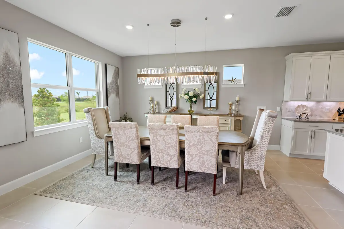 Family Dining at 1288 Haven Circle, Vero Beach