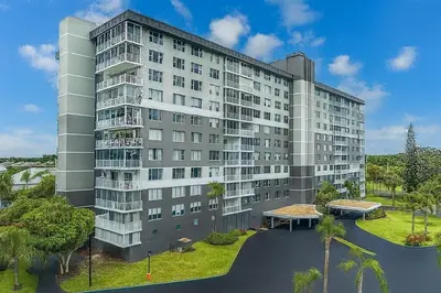 3850 Washington Street 1003, Hollywood – sold