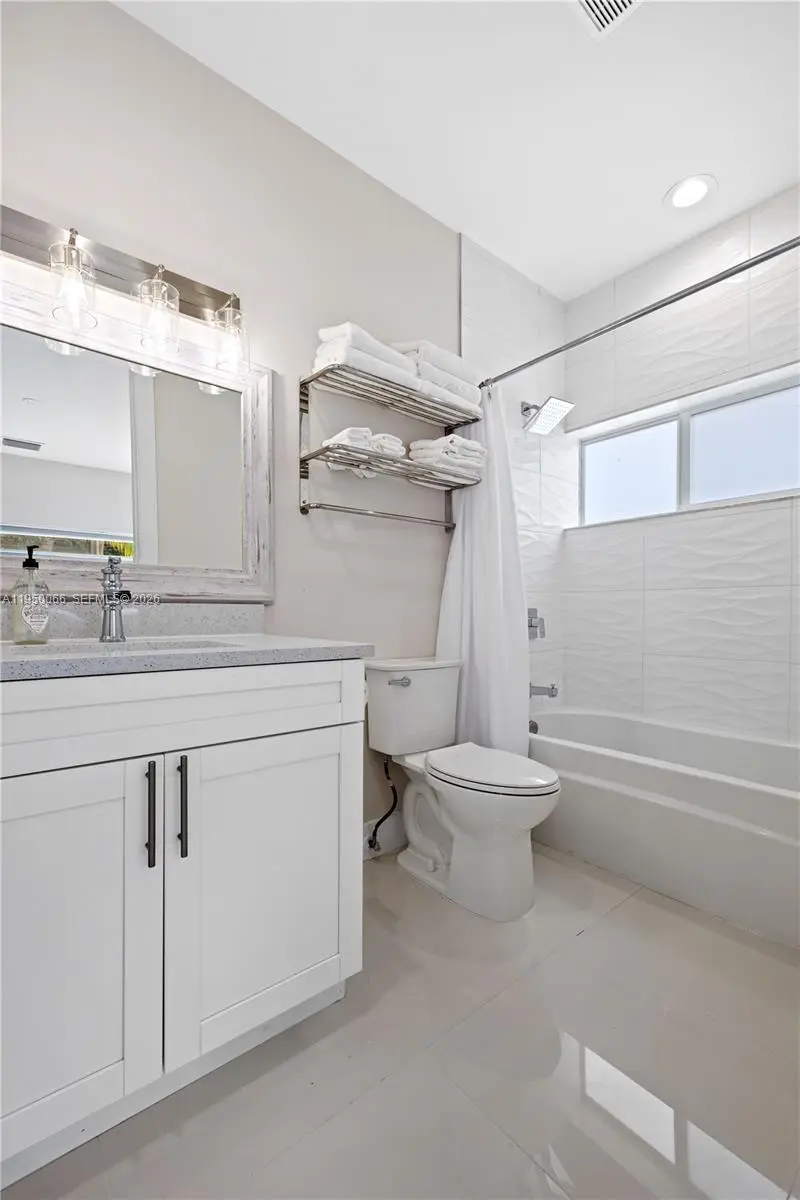 12 Adams bathroom at 12 Adams Road, Ocean Ridge